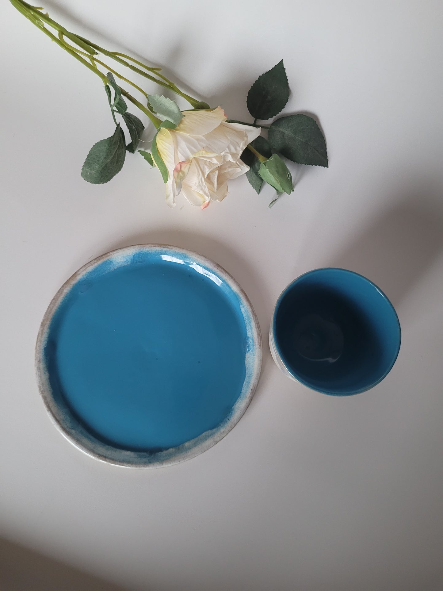 Keramik-Set in Ozeanblau – handgedreht & einzigartig