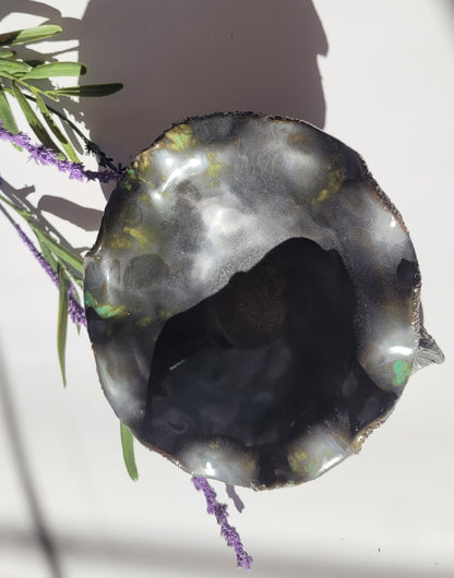 Handgetöpferte Schale aus Ton – dunkle Glasur mit Grüntönen | Boho Keramik Unikat Deko