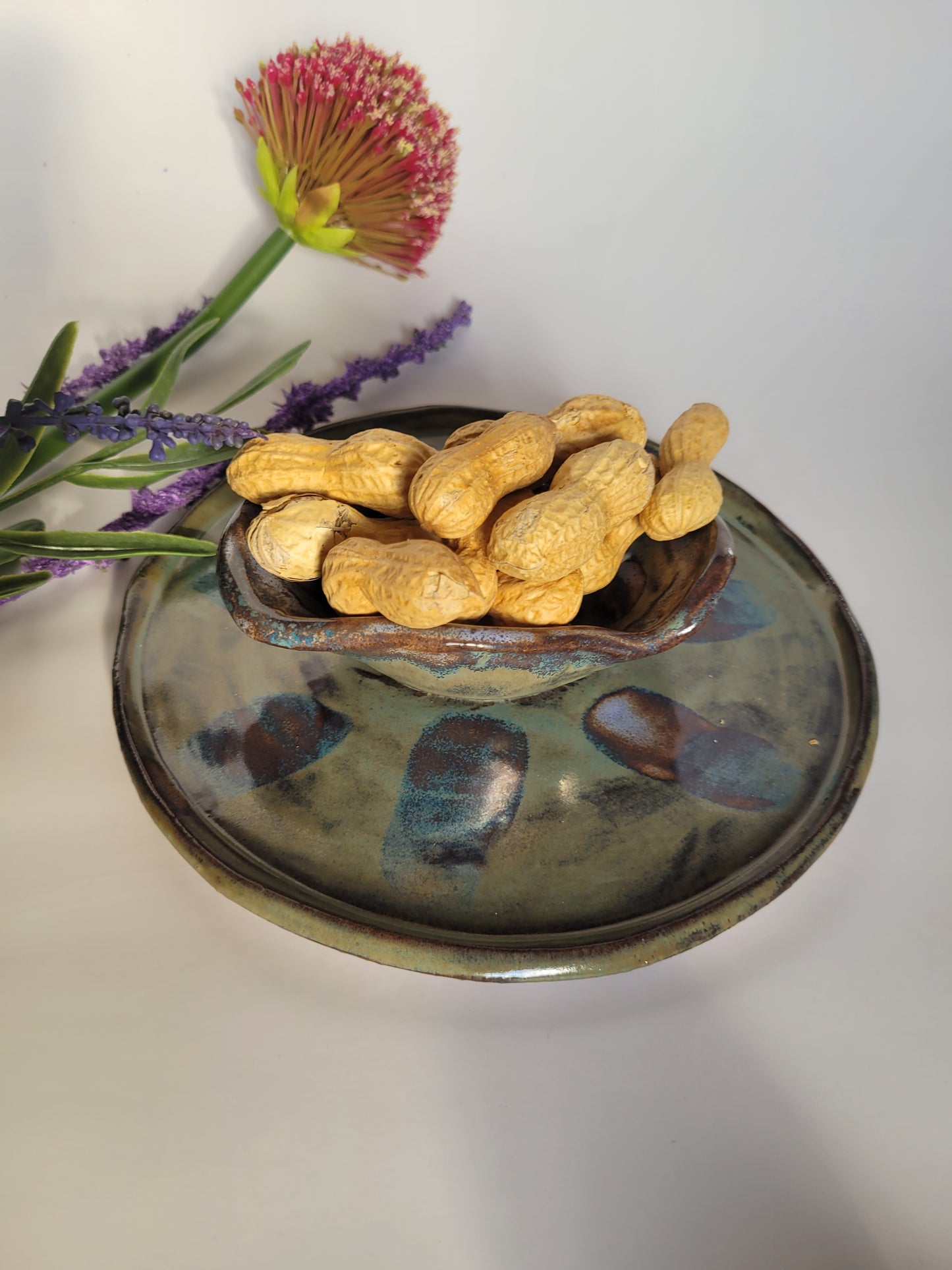 Teller mit integrierter Dipschale