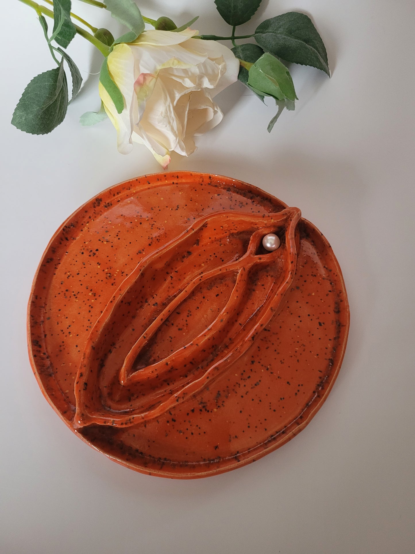 Vulvaschale aus Ton - rund