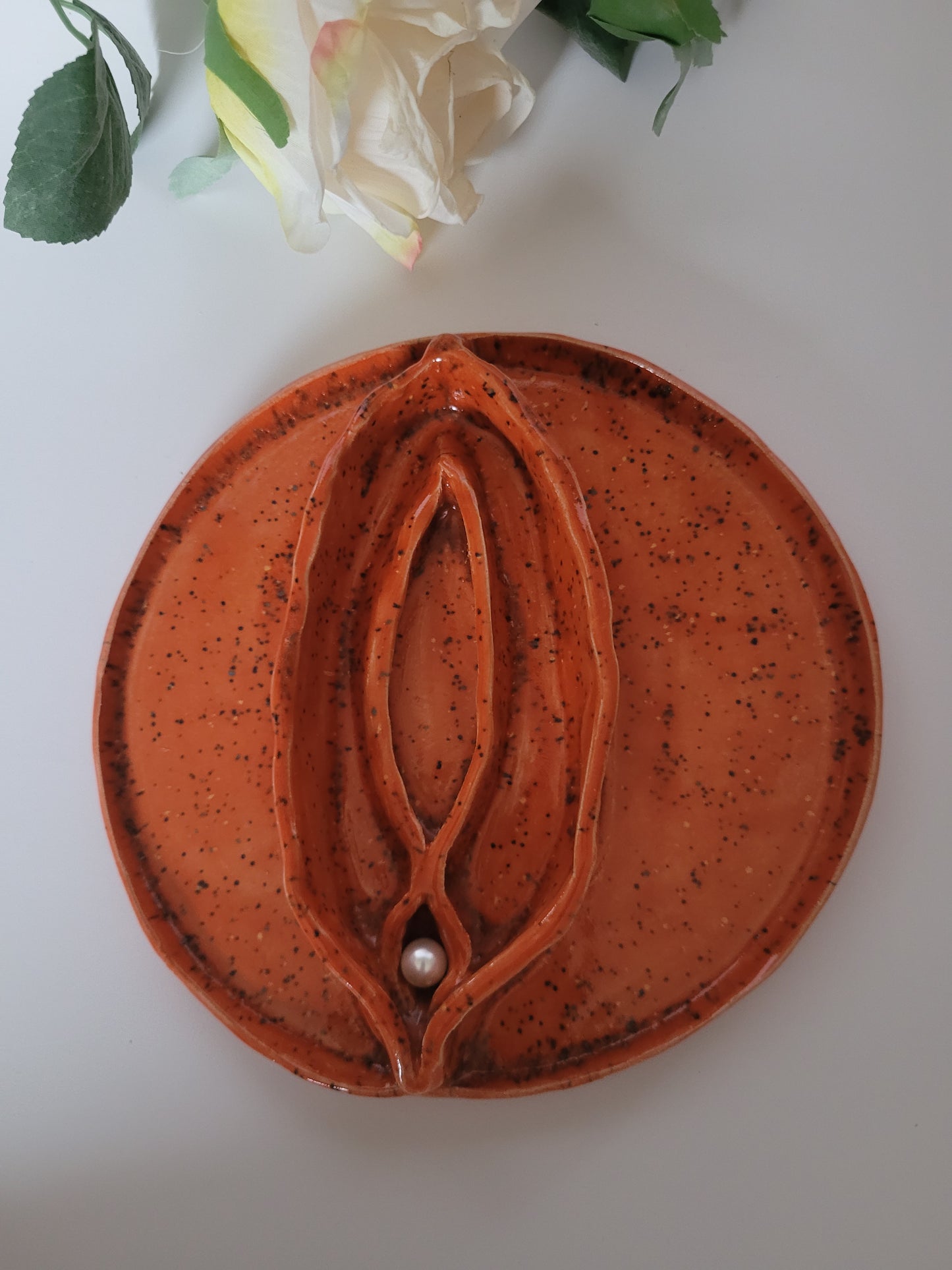 Vulvaschale aus Ton - rund
