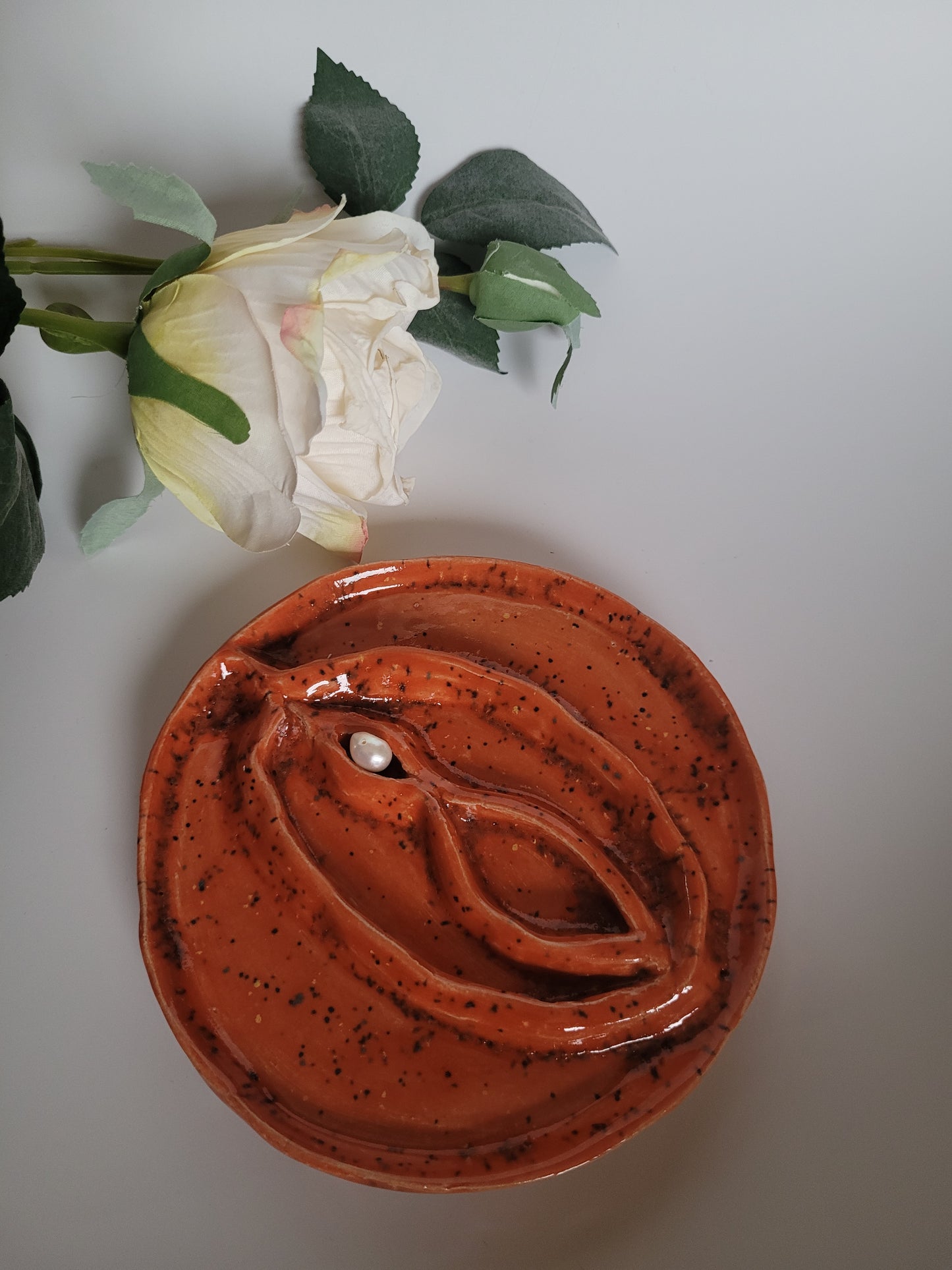 Vulvaschale aus Ton - rund