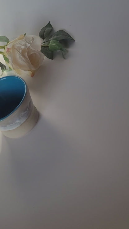 Keramik-Set in Ozeanblau, bestehend aus Becher und Müslischale, handgedreht und einzigartig