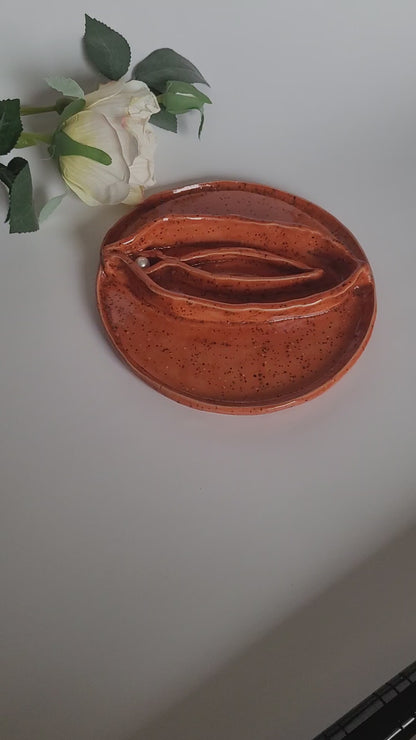 Vulvaschale aus Ton - rund
