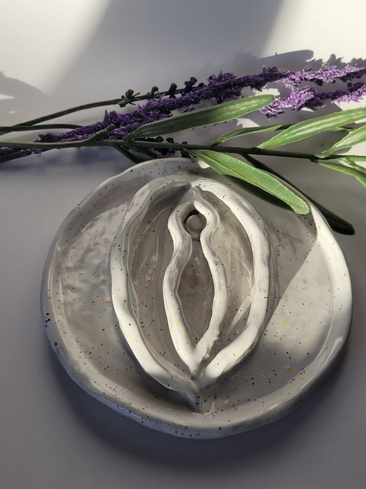 Vulvaschale aus Ton - rund