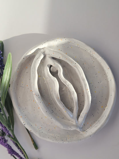 Vulvaschale aus Ton - rund