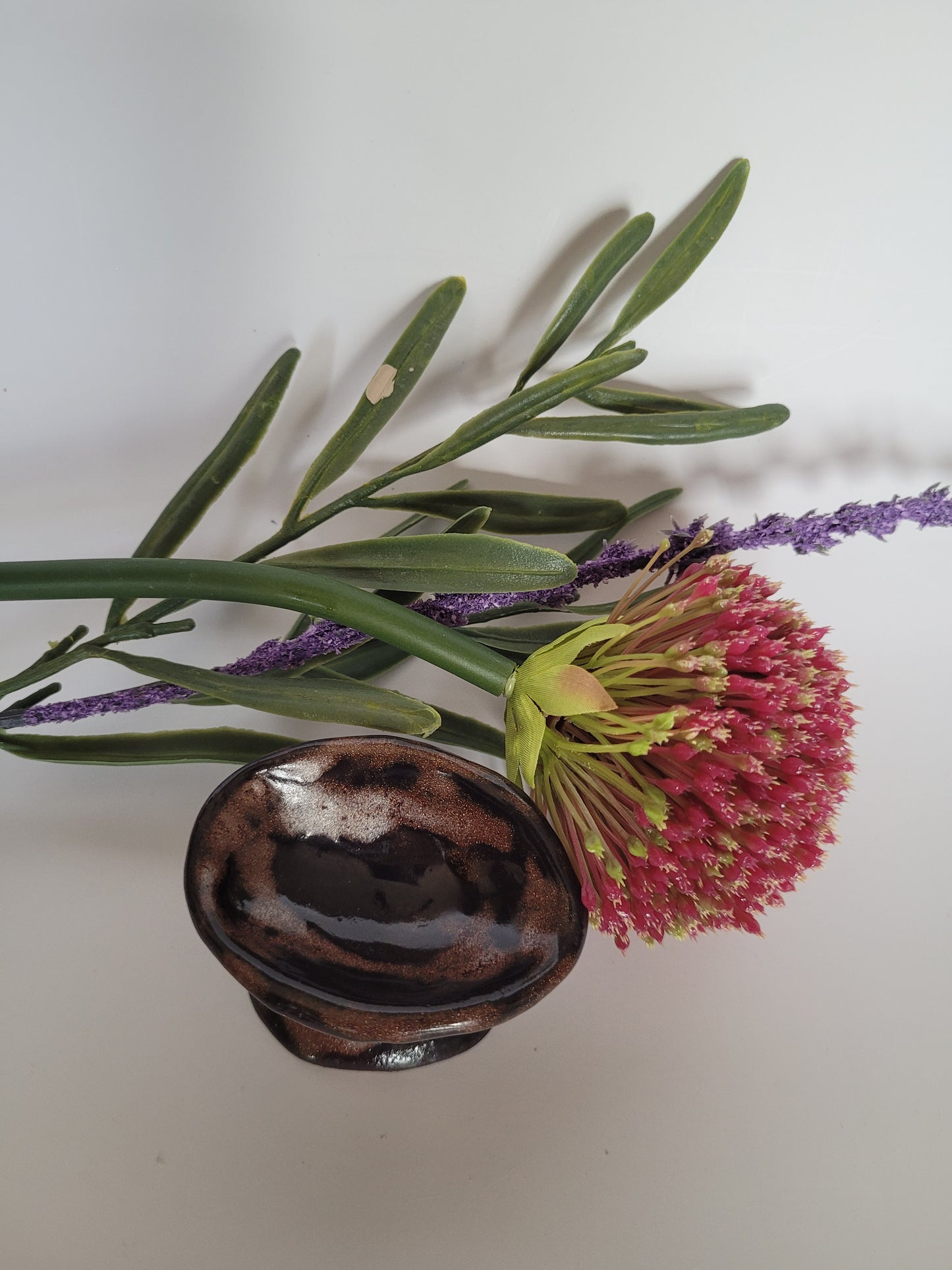 Besonderer Eierbecher quer – handgemachte Keramik, glasiert.